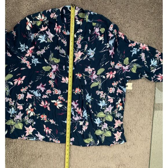 terra & sky Women Top 4X Blue Floral Mixed Media Faux Wrap Relaxed Comfort - Picture 9 of 9